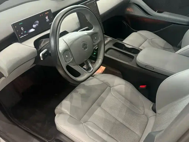 Nio ET5 Touring — Фото автомобиля 7