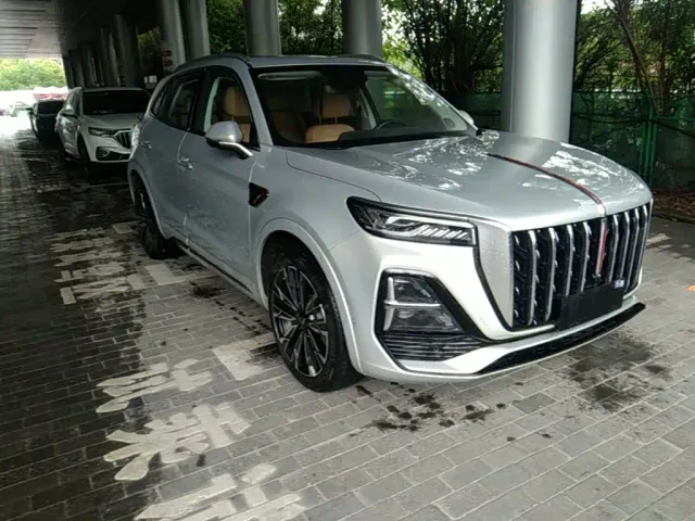 Hongqi HS5 — Фото автомобиля 21