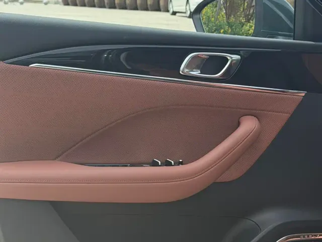 Geely Emgrand — Фото автомобиля 12