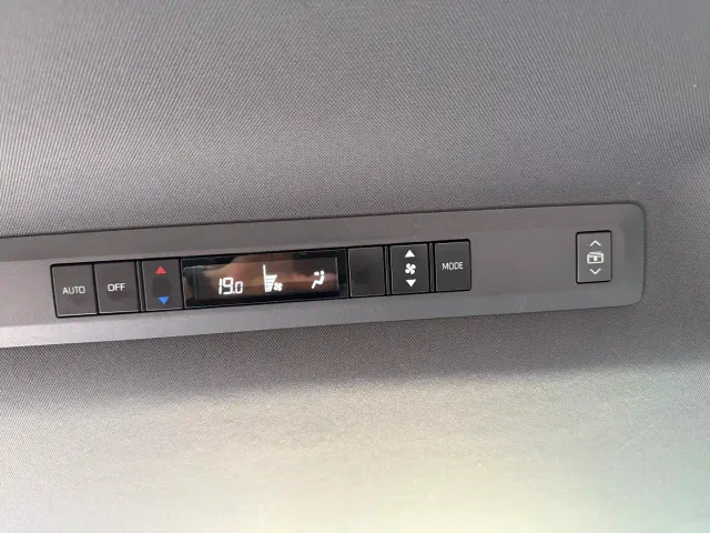 Toyota Granvia — Фото автомобиля 15