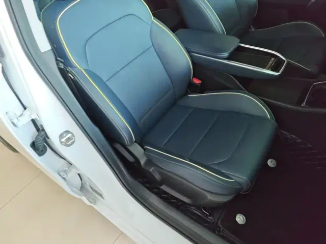 Geely Geometry G6 — Фото автомобиля 24