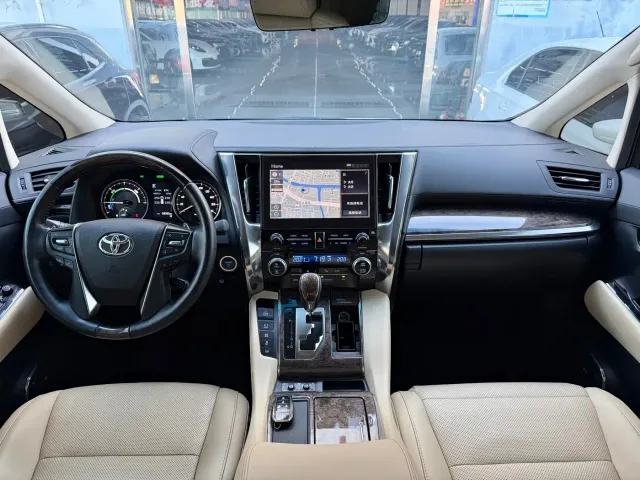 Toyota Vellfire — Фото автомобиля 4