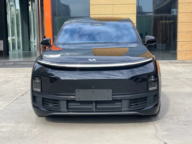 Li Auto L8 — Фото автомобиля 2