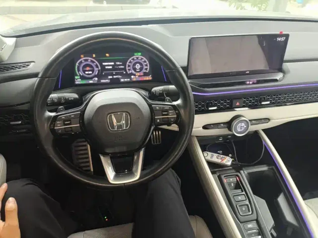 Honda Accord — Фото автомобиля 9