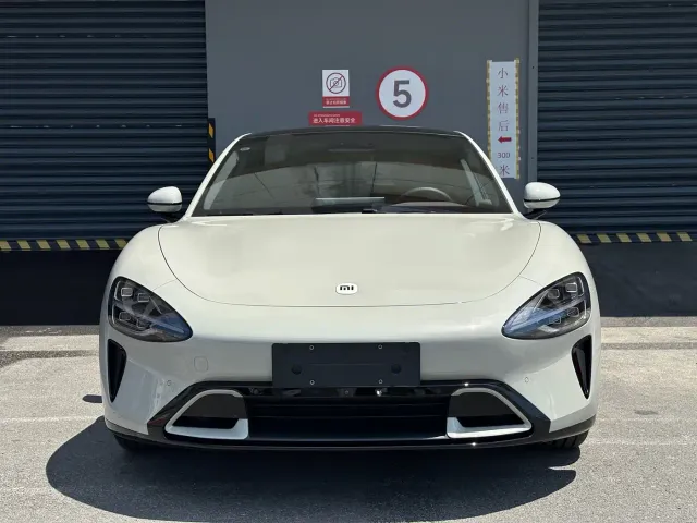 Xiaomi SU7 — Фото автомобиля 2