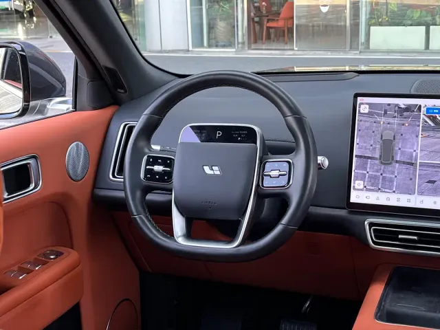 Li Auto L8 — Фото автомобиля 20