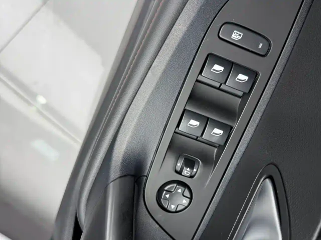 Peugeot 2008 — Фото автомобиля 4