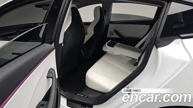 Tesla Model 3 — Фото автомобиля 23