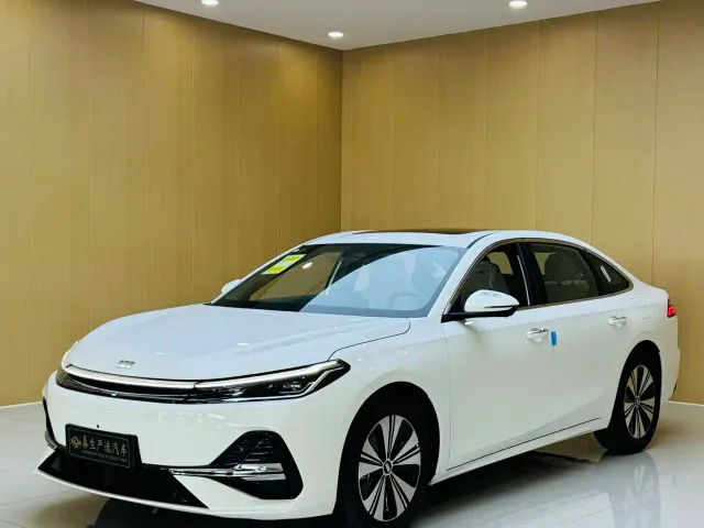 Фотография автомобиля — Geely Galaxy A7