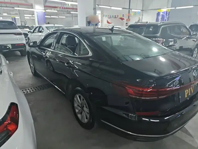 Volkswagen Passat — Фото автомобиля 4