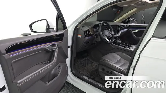 Volkswagen Touareg Touareg 3 поколение 3.0 TDI Prestige — Фото автомобиля 10