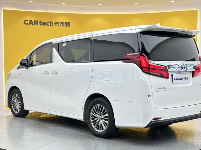 Toyota Alphard — Фото автомобиля 6