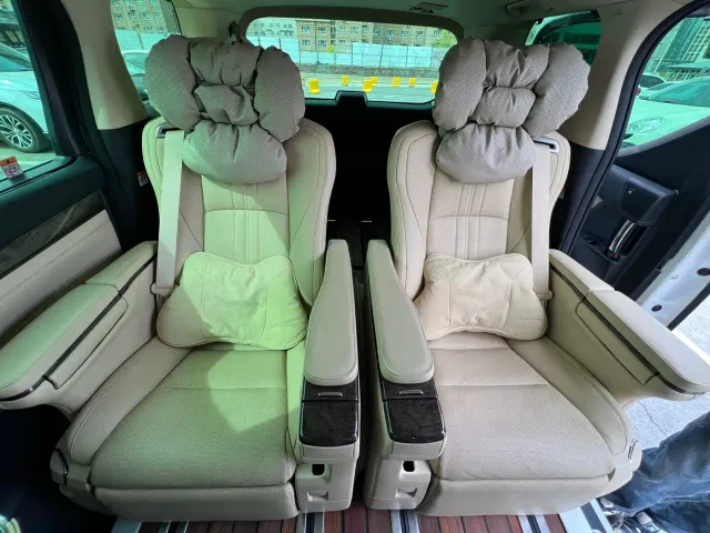 Toyota Alphard — Фото автомобиля 7