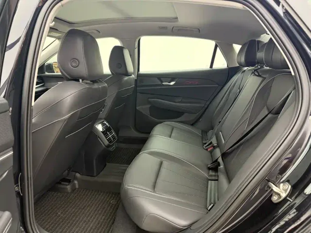 Volkswagen Passat — Фото автомобиля 7