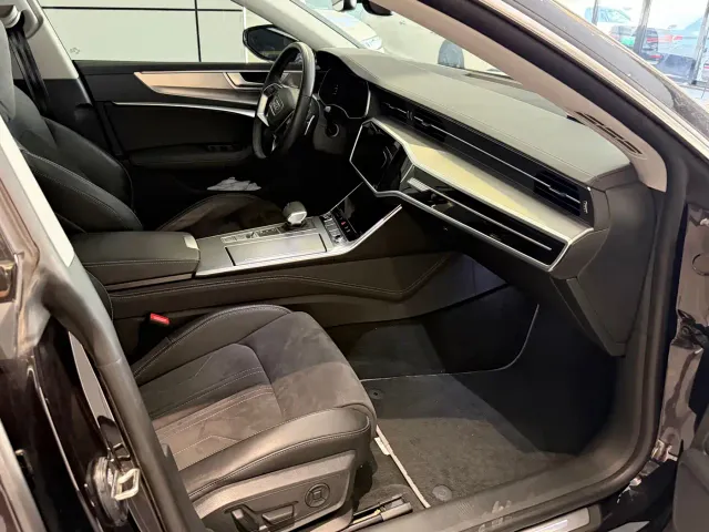 Audi A7L — Фото автомобиля 9