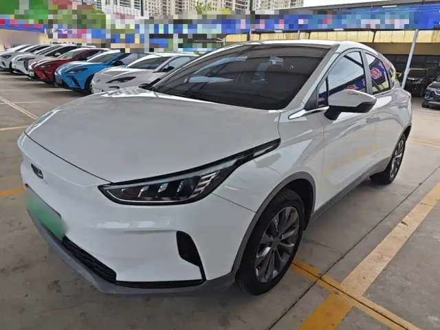 Фотография автомобиля — Geely Geometry C