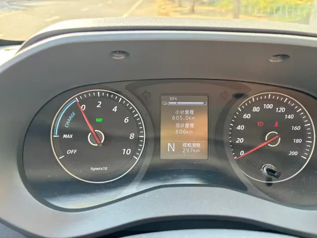Wuling Yangguang — Фото автомобиля 12