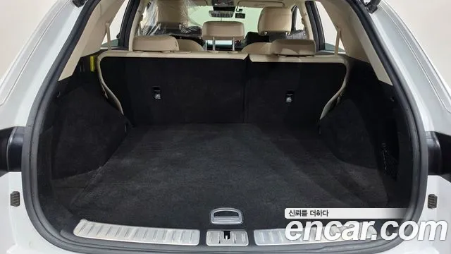 Genesis GV70 — Фото автомобиля 24