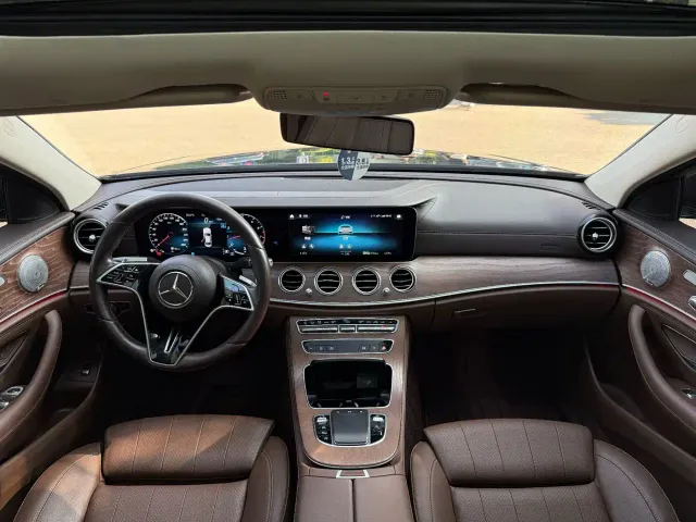 Mercedes-Benz E-Class — Фото автомобиля 6