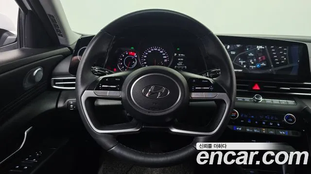 Hyundai AVANTE Avante (CN7) — Фото автомобиля 13