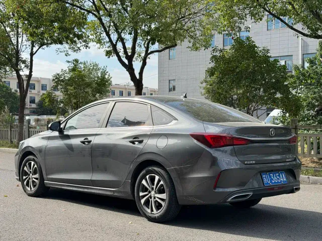 Changan Eado — Фото автомобиля 7