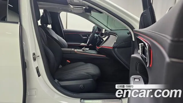 Mercedes-Benz E-Class — Фото автомобиля 23