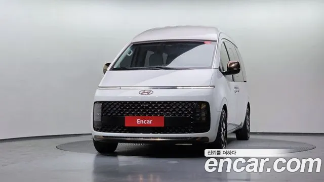 Hyundai Staria Staria 4WD Lounge 7 мест — Фото автомобиля 3