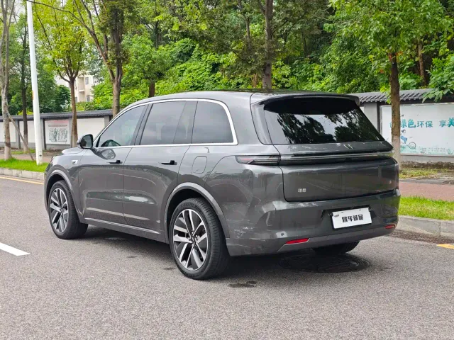 Li Auto L8 — Фото автомобиля 3