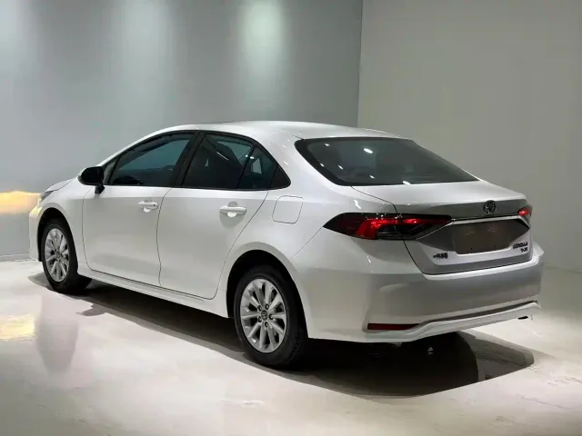 Toyota Corolla — Фото автомобиля 6