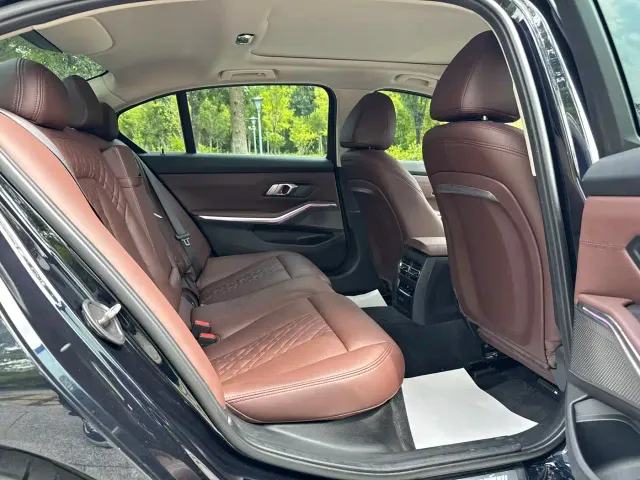 BMW 3 Series — Фото автомобиля 24