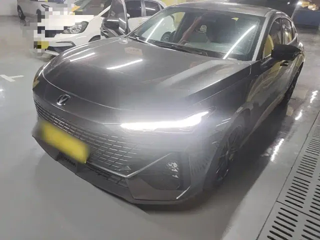 Фотография автомобиля — Changan UNI-V