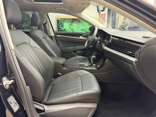 Volkswagen Passat — Фото автомобиля 13