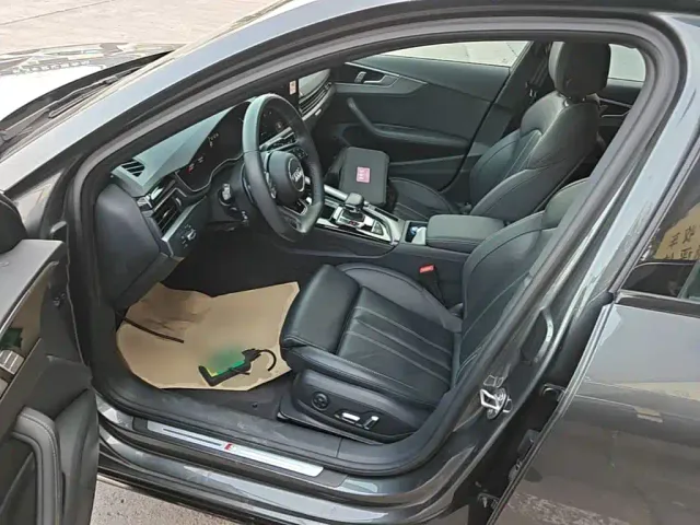 Audi A4L — Фото автомобиля 14