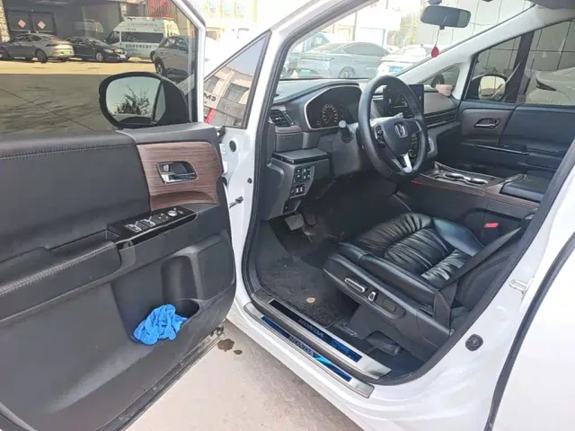 Honda Odyssey — Фото автомобиля 15