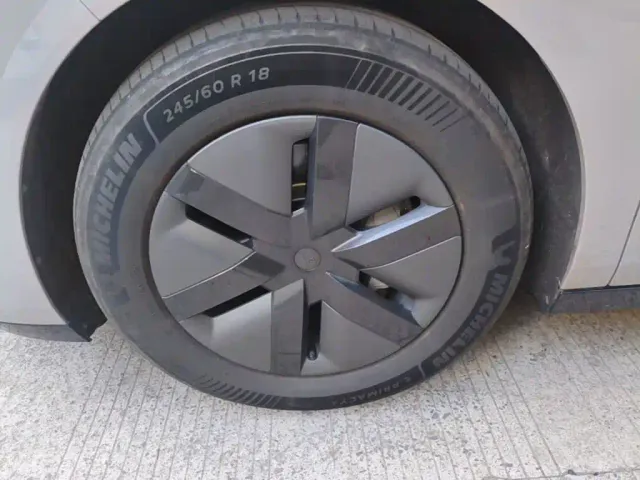 Li Auto MEGA — Фото автомобиля 22