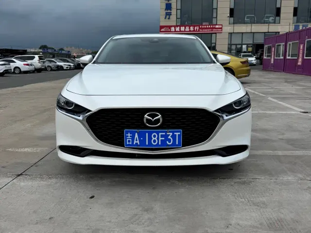 Mazda Axela — Фото автомобиля 2