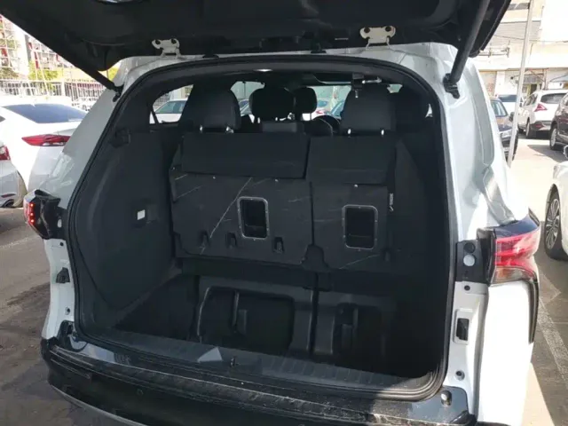 Toyota Sienna — Фото автомобиля 18