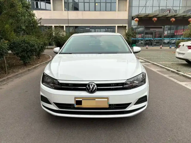 Volkswagen Polo — Фото автомобиля 2
