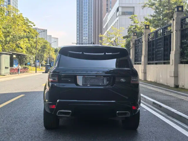 Land Rover Range Rover Sport — Фото автомобиля 15