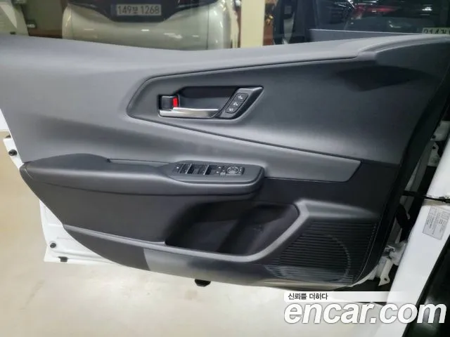 Toyota Prius Generation 5 — Фото автомобиля 11