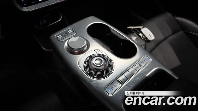 Genesis GV60 — Фото автомобиля 12