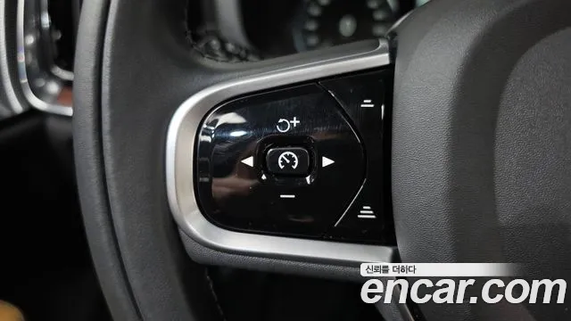 Volvo V60 Cross Country 2nd Gen — Фото автомобиля 21