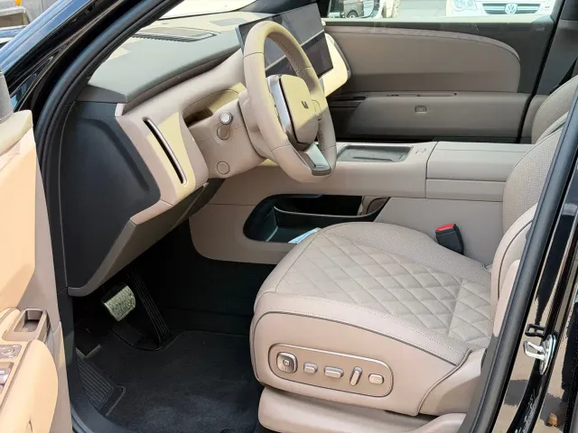Li Auto L8 — Фото автомобиля 7