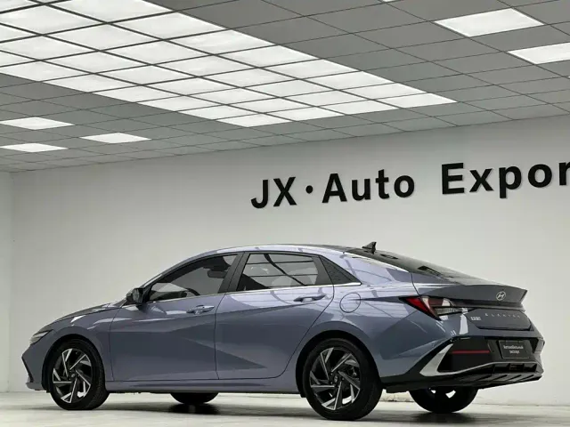 Hyundai Elantra — Фото автомобиля 26