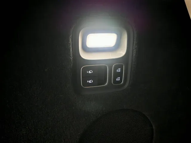 Li Auto MEGA — Фото автомобиля 19