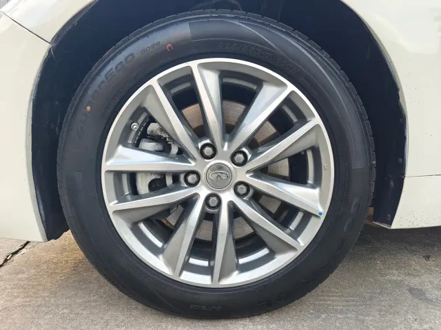 Infiniti Q50L — Фото автомобиля 22