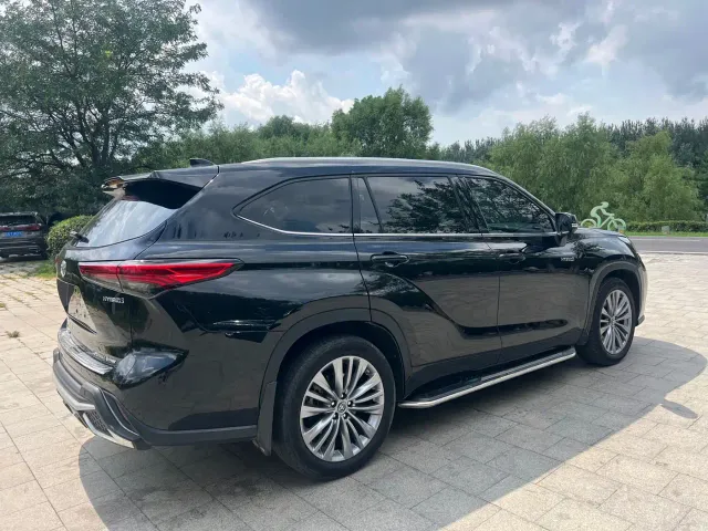Toyota Highlander — Фото автомобиля 9