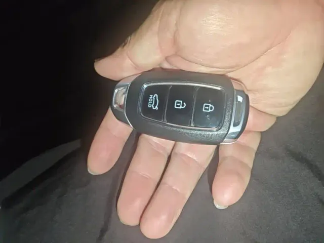 Hyundai Elantra — Фото автомобиля 8