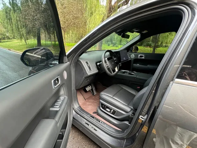 Li Auto L8 — Фото автомобиля 4