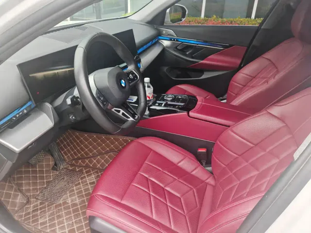 BMW 5 Series — Фото автомобиля 4